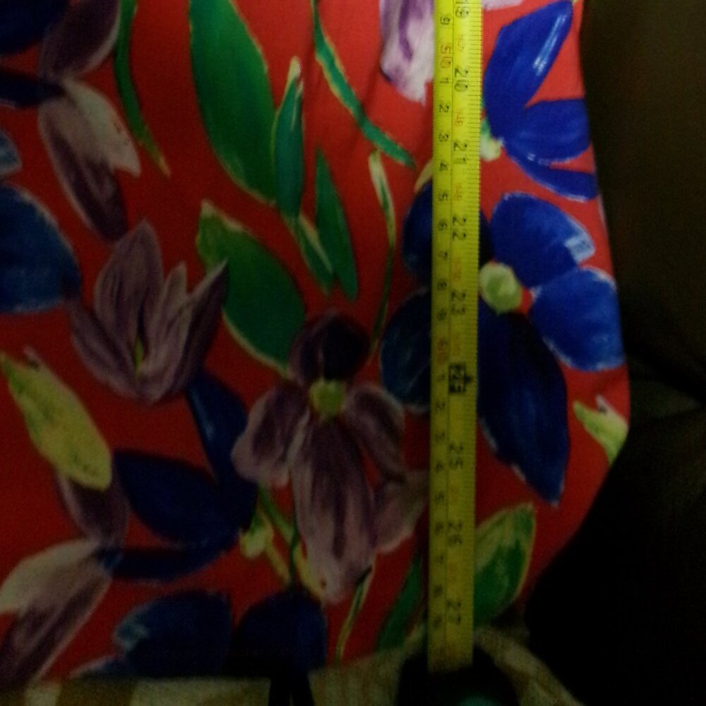 NWT Skies Are Blue 1X Vibrant Red Floral Blouse - Picture 7 of 10